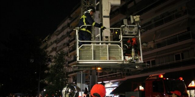 Φωτιά σε πολυκατοικία στη Θεσσαλονίκη: Απεγκλωβίστηκαν τέσσερις ηλικιωμένοι