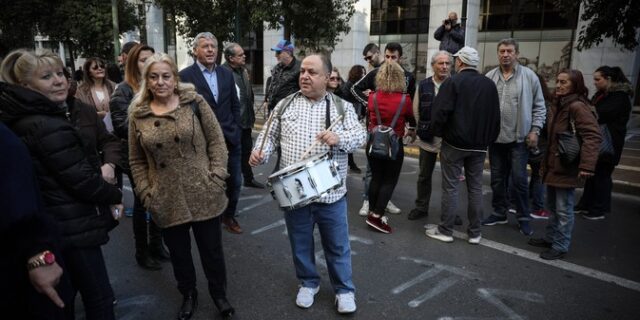 Αυξήθηκε ο δείκτης απασχόλησης στην Ελλάδα αλλά παραμένει ο χαμηλότερος στην ΕΕ