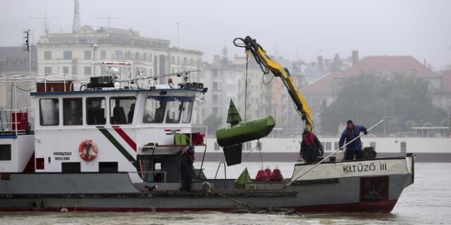 Ουγγαρία: Τέσσερα ακόμη πτώματα εντοπίστηκαν στο πλοίο που βυθίστηκε στον Δούναβη