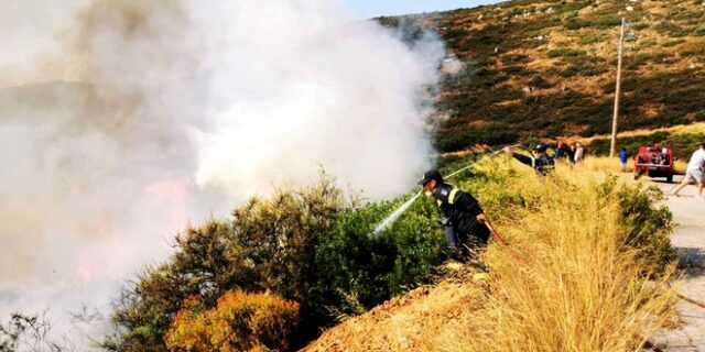 Μεγάλη φωτιά κοντά σε μοναστήρι στην Αργολίδα