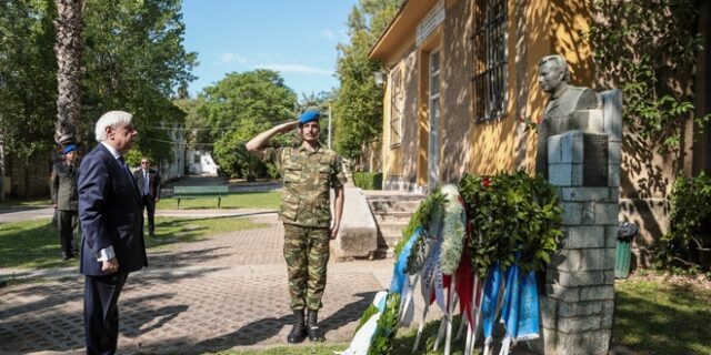 Στεφάνι στην προτομή του Σπύρου Μουστακλή κατέθεσε ο Πρόεδρος της Δημοκρατίας