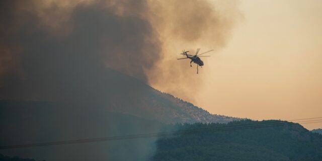 Φωτιές: Σε ύφεση τα τρία πύρινα μέτωπα στην Ηλεία