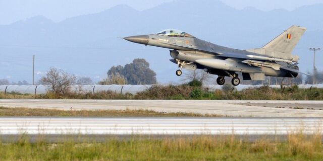 Βελγικό F-16 συνετρίβη στη Γαλλία – Ζωντανοί οι πιλότοι