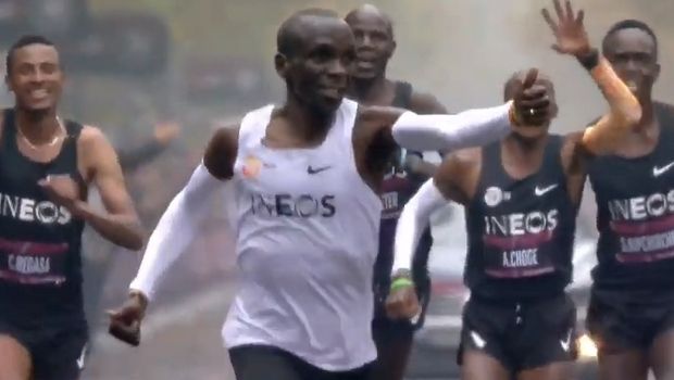 Ασύλληπτος Κιπτσόγκε: Έτρεξε τον Μαραθώνιο σε λιγότερο από δυο ώρες