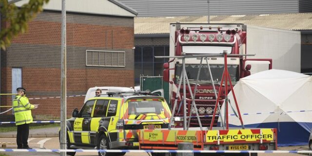 Τραγωδία στο Έσσεξ: Ξεκινούν οι νεκροψίες στους 39 επιβάτες του “φορτηγού της φρίκης” – Εξετάζεται η εμπλοκή των Snakeheads