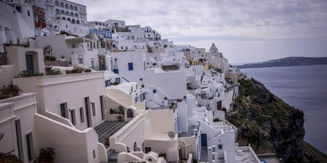 Ενισχυμένο επίδομα στους αναπληρωτές στις τουριστικές περιοχές