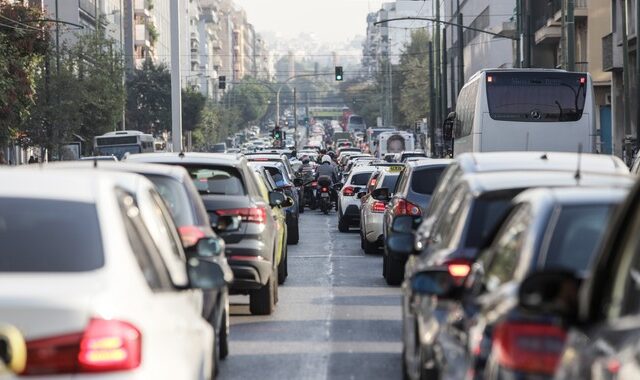 Πιο υπεύθυνοι οι οδηγοί όταν έχουν τα παιδιά στο αυτοκίνητο