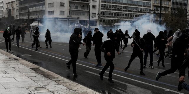 Μαθητικό συλλαλητήριο: Άνοιξαν οι δρόμοι – Προηγήθηκαν επεισόδια με μολότοφ και πέτρες