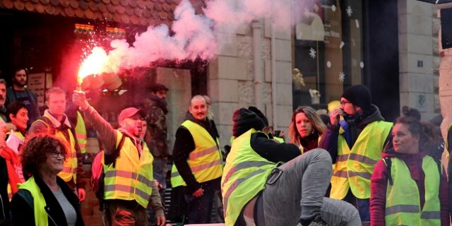 Γαλλία: Απαγόρευση διαδήλωσης των “Κίτρινων Γιλέκων”