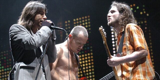 Red Hot Chili Peppers: Επέστρεψε στη μπάντα ο σπουδαίος John Frusciante