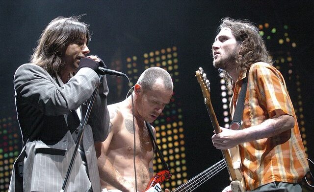 Red Hot Chili Peppers: Επέστρεψε στη μπάντα ο σπουδαίος John Frusciante