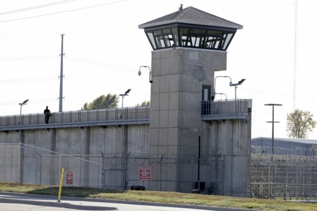ΗΠΑ: Απόλυση για 30 εκπαιδευόμενους φρουρούς φυλακών λόγω ναζιστικού χαιρετισμού