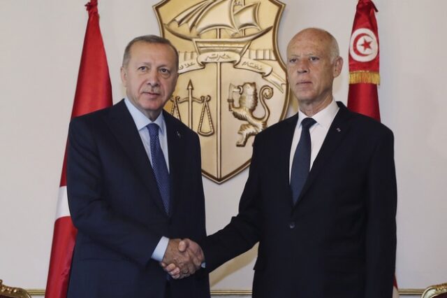 Τουρκία: Στην Τυνησία για συνομιλίες με τον πρόεδρο Σαγιέντ ο Ερντογάν