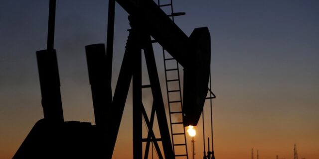 Ο κοροναϊός “χτυπά” την τιμή του πετρελαίου: Κάτω από 60 δολάρια το βαρέλι