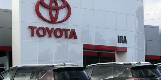 Toyota: Ανάκληση 3,4 εκ. οχημάτων λόγω προβλήματος στον αερόσακο