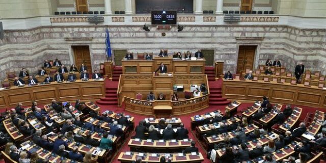 Βουλή: Πέρασε το νομοσχέδιο για την πολιτική προστασία