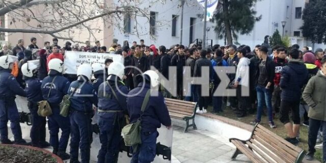 Νέα διαμαρτυρία αιτούντων άσυλο στη Λέσβο