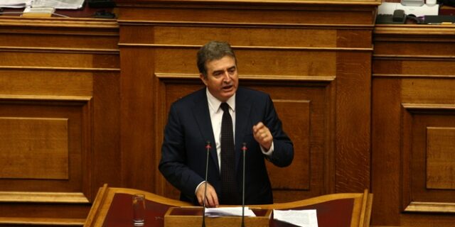 Νομοσχέδιο για συναθροίσεις: Νομοτεχνικές βελτιώσεις Χρυσοχοΐδη