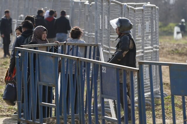 Κυβερνητικές πηγές: 7.000 επιχείρησαν να μπουν στην Ελλάδα σε 24 ώρες