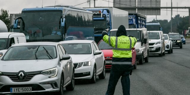 Σενάρια απαγόρευσης εξόδου από την Αθήνα το Πάσχα