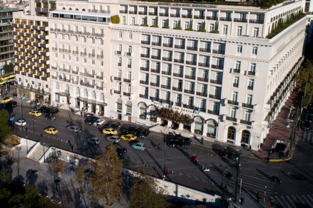 Σχεδόν γεμάτα τα ξενοδοχεία της Αθήνας με αυξημένες τιμές δωματίων αλλά χαμηλότερες από τον ανταγωνισμό