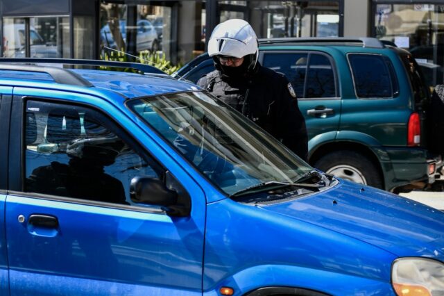 «Πρωταθλήτριες» στις παραβάσεις Αθήνα και Θεσσαλονίκη πρώτη ημέρα του ολοκληρωτικού «lockdown»