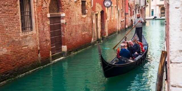 Κορονοϊός: Η καραντίνα “καθάρισε” τα κανάλια της Βενετίας