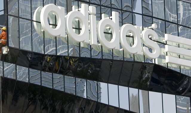 Η Adidas παίρνει δάνειο τριών δισεκατομμυρίων ευρώ