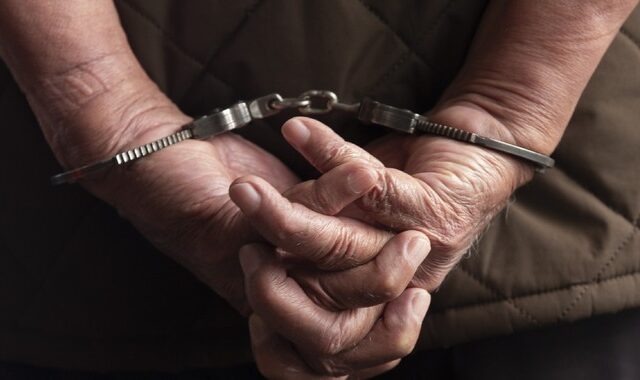Δάφνη: Κρατούμενος απέδρασε με τις χειροπέδες στα χέρια