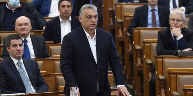 ΕΕ: Όλη η Ευρώπη παρακολουθεί τι συμβαίνει στην Ουγγαρία