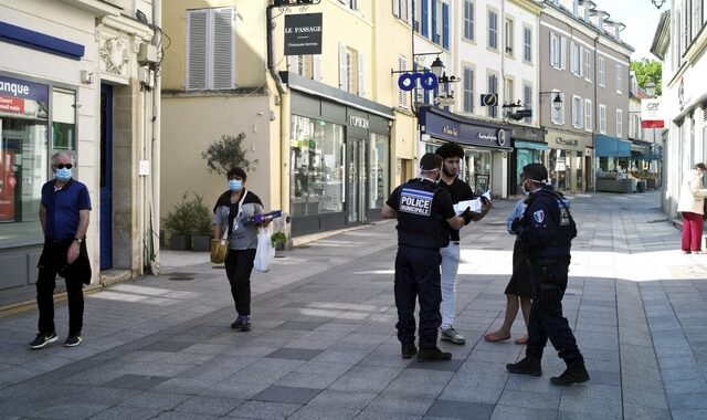 Συγκρούσεις κατοίκων – αστυνομίας σε προάστιο του Παρισιού και το Στρασβούργο