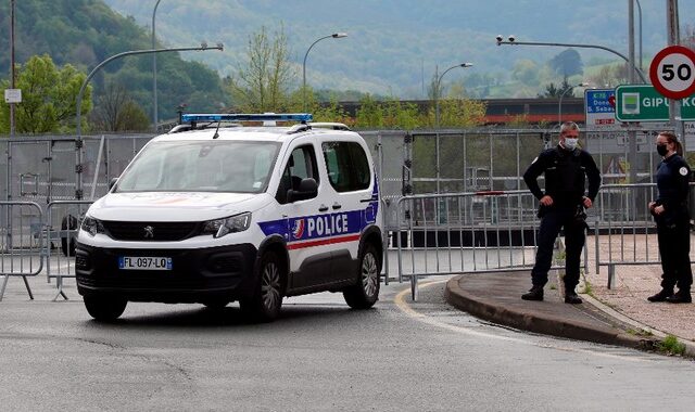 Γαλλία: Αστυνομικοί σκότωσαν άνδρα που απειλούσε με μαχαίρι