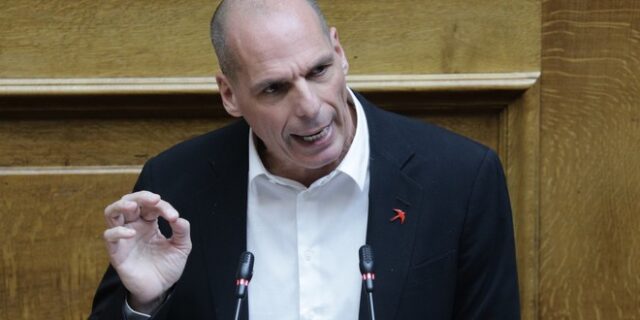 Βαρουφάκης: “Σχέδιο Μετάβασης στη 2η Φάση” για την αντιμετώπιση της πανδημίας