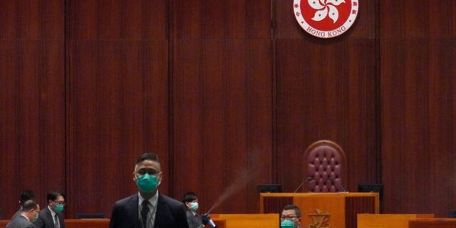 Χονγκ Κονγκ: “Δίκοπο μαχαίρι” η άρση του αμερικανικού ειδικού καθεστώτος