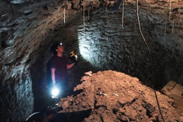 Βρετανία: Ανακάλυψε τούνελ 120 ετών κάτω απο το σπίτι του