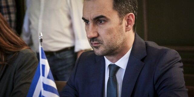 Χαρίτσης: Η κυβέρνηση θέλει να προλάβει τις κοινωνικές αντιδράσεις για τις πολιτικές της