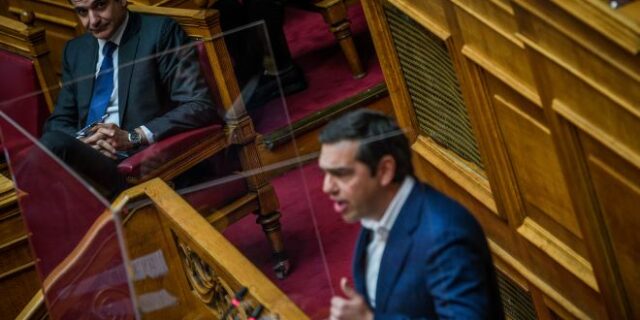 H “κόντρα” Μητσοτάκη – Τσίπρα στη Βουλή για την οικονομία