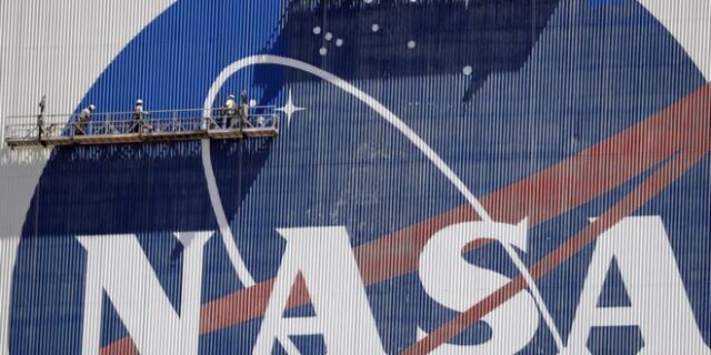 NASA: Ο δορυφόρος “Ευρώπη'” του Δία θα μπορούσε να φιλοξενήσει ζωή