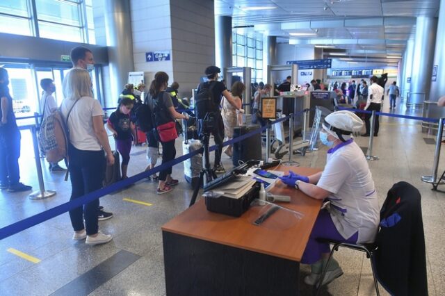 Κορονοϊός: Γρήγορο διαγνωστικό τεστ για τους ταξιδιώτες στο αεροδρόμιο της Μόσχας