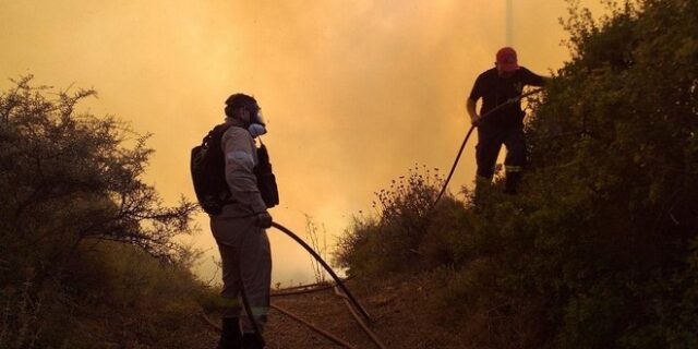 Υπό μερικό έλεγχο η φωτιά στον Σκοπό Ζακύνθου