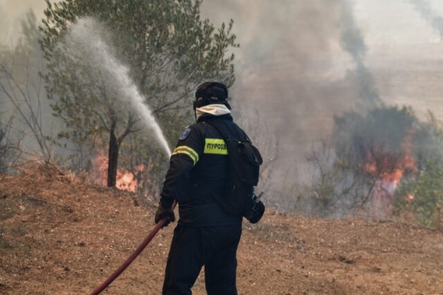Υπό μερικό έλεγχο η φωτιά στο Λαύριο – Δασικές πυρκαγιές και σήμερα παράλληλα με την κακοκαιρία