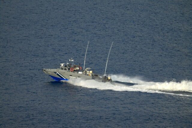 Νάξος: Σκάφος με 34 επιβαίνοντες προσάραξε σε βράχια