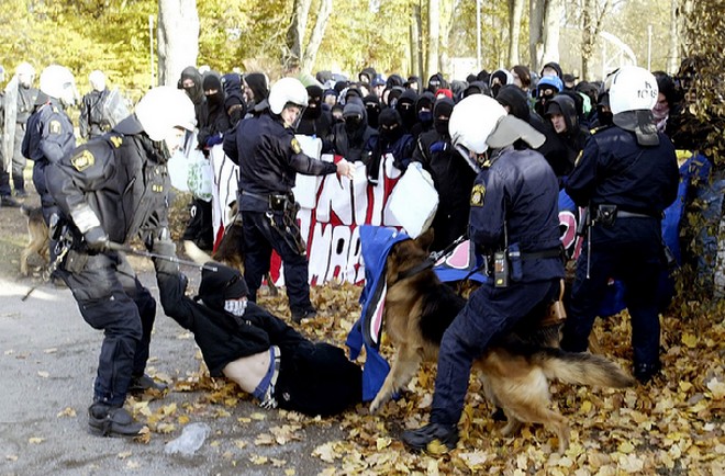 Σουηδία: Αστυνομικοί τραυματίστηκαν στα επεισόδια που ξέσπασαν στο Μάλμο