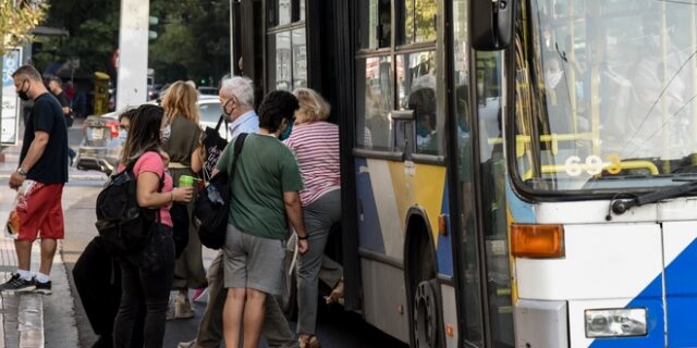 Πέτσας: Σχολεία και ΜΜΜ δεν αποτελούν εστίες κορονοϊού