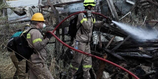 Σάμος: Τις 13 έφτασαν οι προσαγωγές μεταναστών για την φωτιά κοντά στο ΚΥΤ