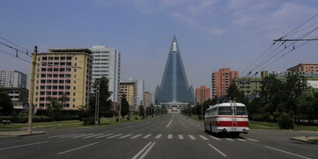 Ερήμωσε η Βόρεια Κορέα: Συναγερμός για “κίτρινη σκόνη” που φοβούνται πως φέρνει κορονοϊό