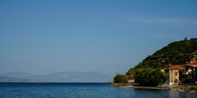 Υποχωρεί η θερμοκρασία και απομακρύνεται η σκόνη