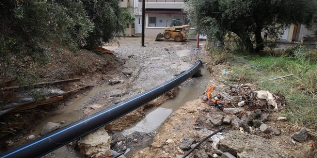 Έντονα τα προβλήματα από την κακοκαιρία στο Ηράκλειο Κρήτης – 100 κλήσεις για αντλήσεις