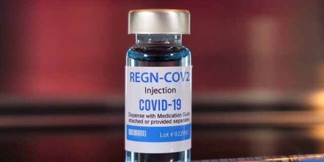 Κορονοϊός: Σε αναμονή για το εμβόλιο – Το πειραματικό “κοκτέιλ” φαρμάκων που δοκιμάζει οΤραμπ