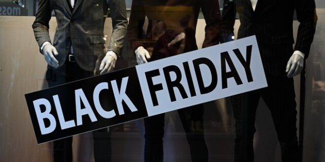 Σε ρυθμούς Black Friday ηλεκτρονικά καταστήματα και καταναλωτές